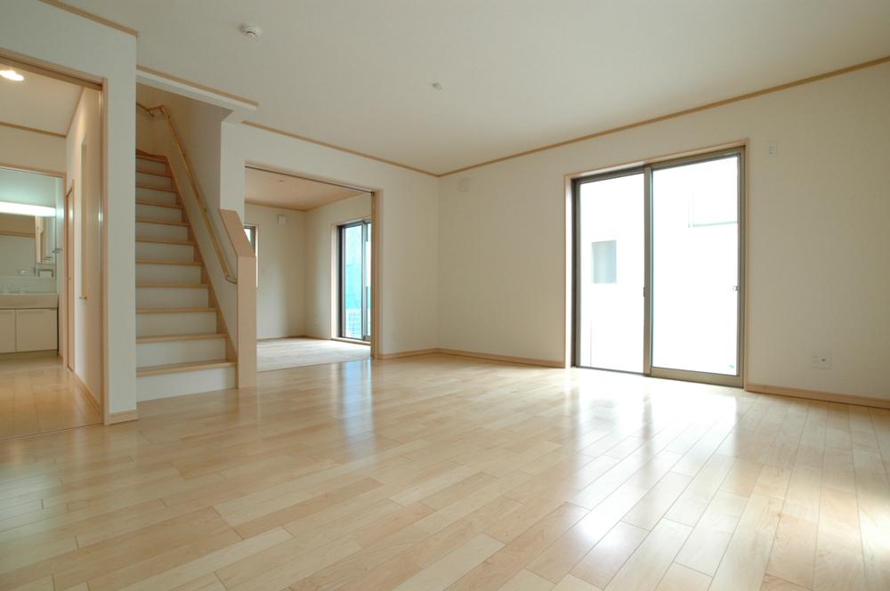 Same specifications photos (living). Same specifications