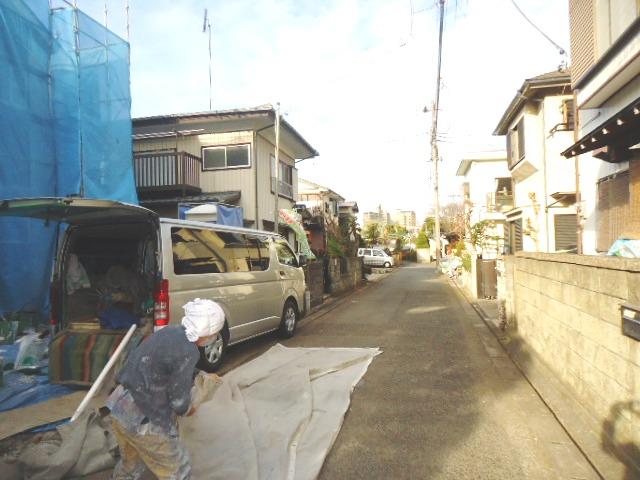 Local photos, including front road. Local (12 May 2013) Shooting