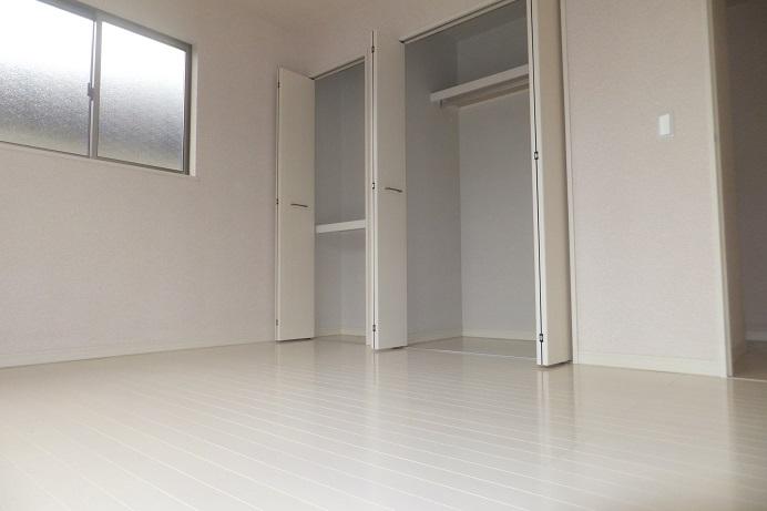 Non-living room. Photo example of construction