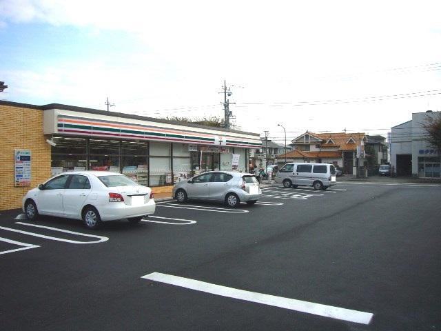 Convenience store. 240m to Seven-Eleven