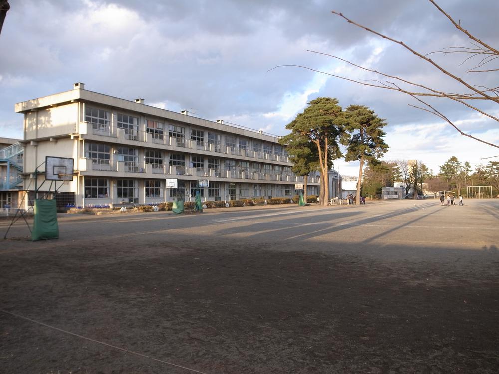 Primary school. Sagamihara City Yasaka 1000m up to elementary school
