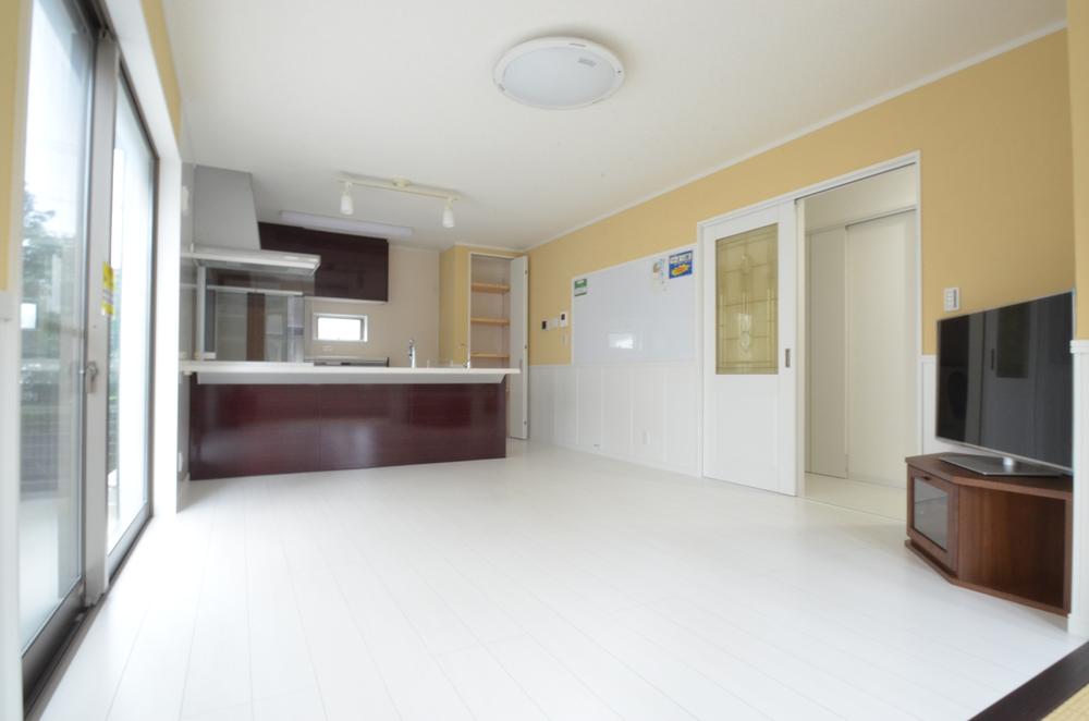 Same specifications photos (living). ( Building) same specification