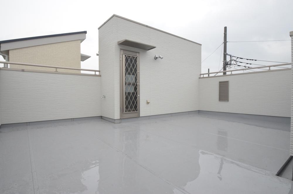 Other.  [Roof or paste tile plant a lawn] Your selection is possible or not to ☆