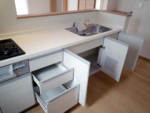 Kitchen. Indoor (12 May 2013) Shooting