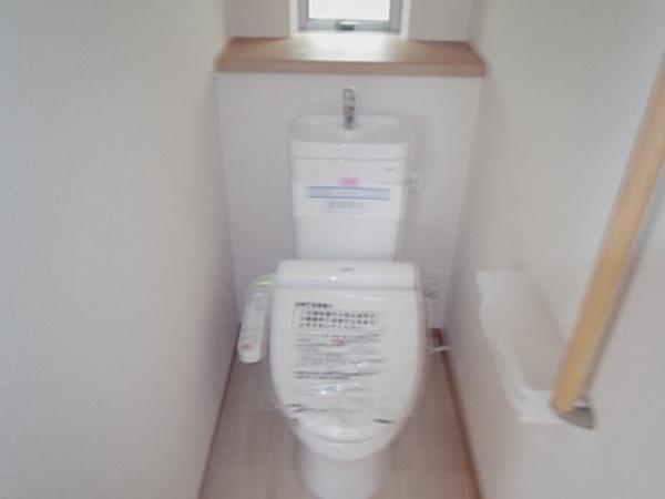 Toilet. Indoor (12 May 2013) Shooting