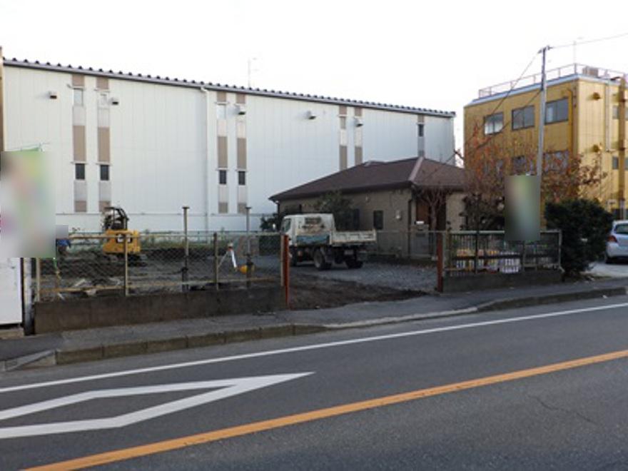 Local photos, including front road. Local (11 May 2013) Shooting