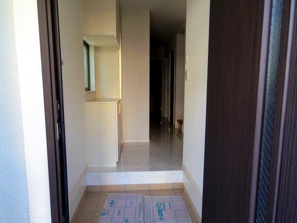 Entrance. 1 Building Entrance (November 2013) Shooting