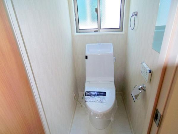 Toilet. Building 2 Toilet (November 2013) Shooting