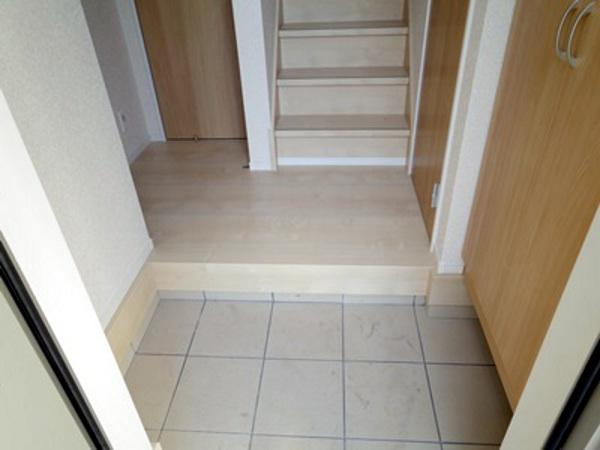 Entrance. Local (12 May 2013) Shooting