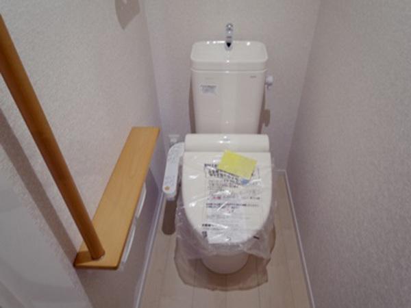 Toilet. Indoor (12 May 2013) Shooting