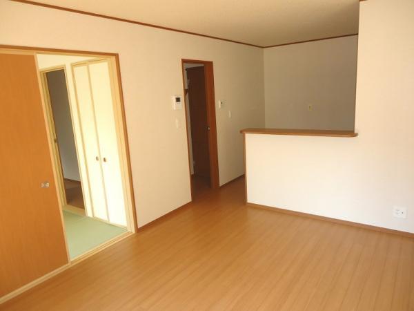 Same specifications photos (living)