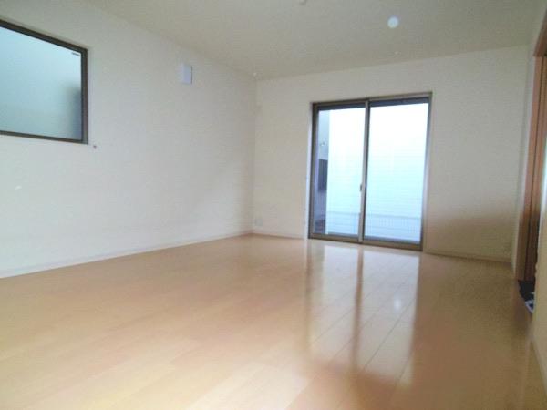 Living. Indoor (10 May 2013) Shooting Building 2 Living