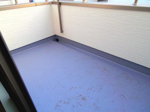 Balcony. Local (10 May 2013) Shooting Building 2 balcony