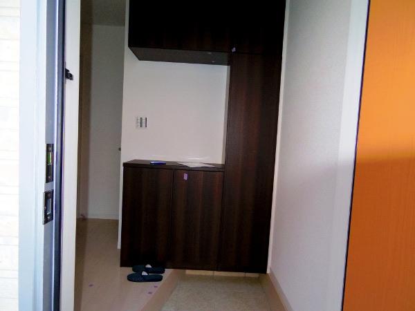 Entrance. Local (10 May 2013) Shooting Building 2 entrance