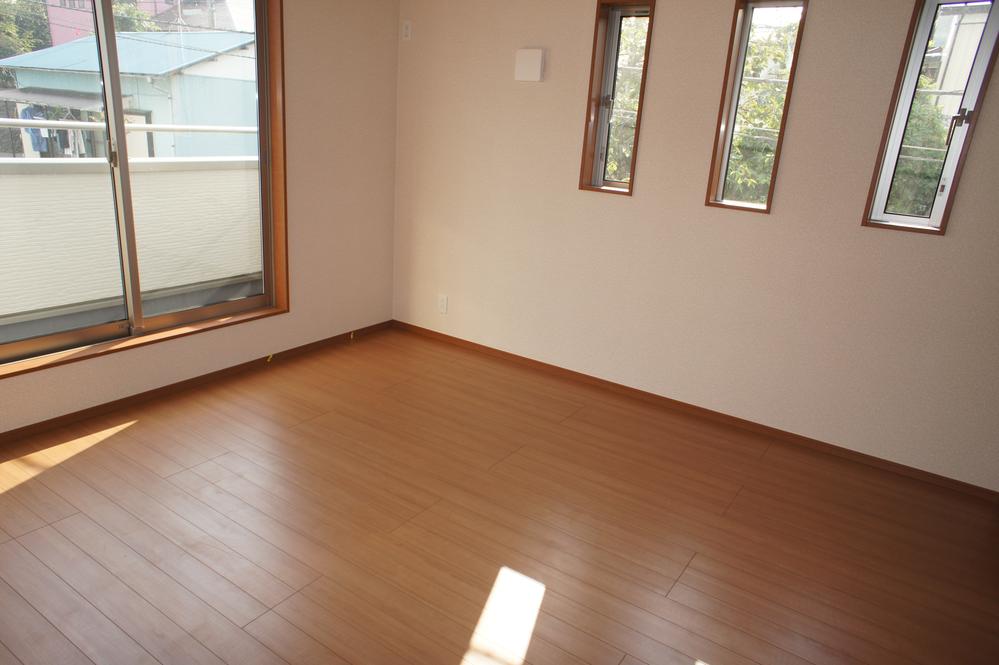 Same specifications photos (Other introspection)