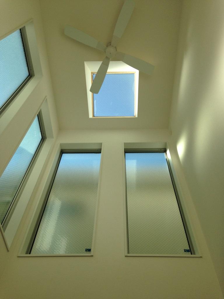 Other introspection. ☆ No.B-10 Building ☆ A feeling of opening up by blow! Brighten the more living with a skylight! !
