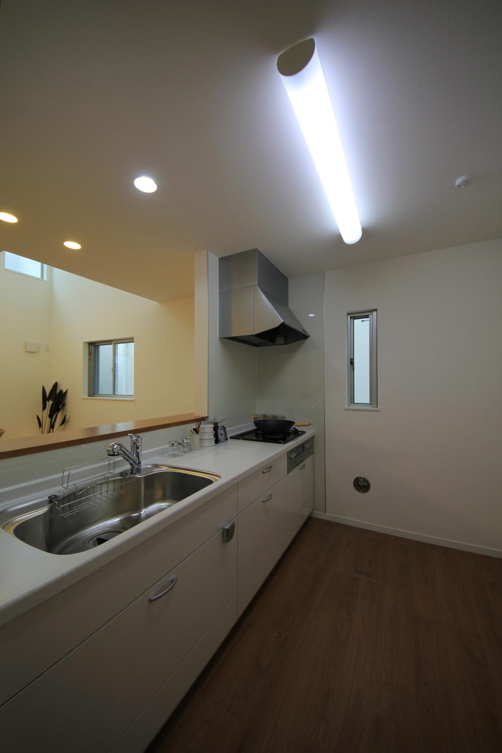 Kitchen. ☆ No.B-8 Building model house ☆ 2550 is the wider system of kitchen! With built-in water purifier! You can cook with conversation because face-to-face!