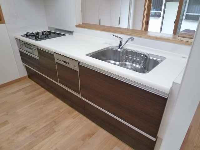 Kitchen. Indoor (10 May 2013) Shooting