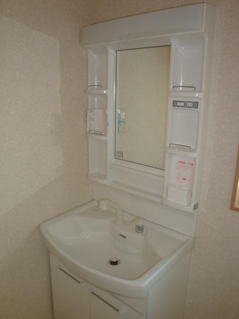 Wash basin, toilet. Indoor (September 2013) Shooting