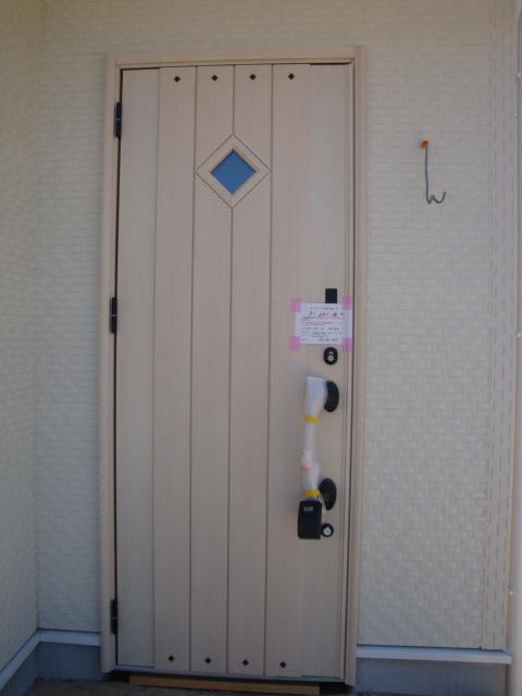 Entrance. Local (September 2013) Shooting