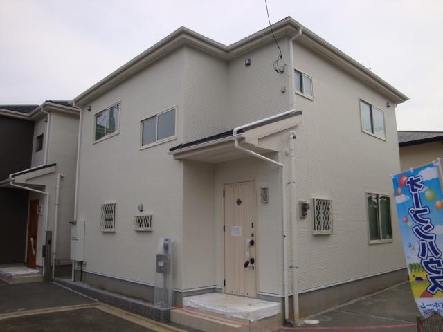 Local appearance photo. Local (11 May 2013) Shooting