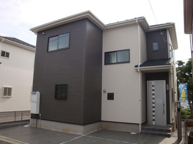 Local appearance photo. Local (11 May 2013) Shooting