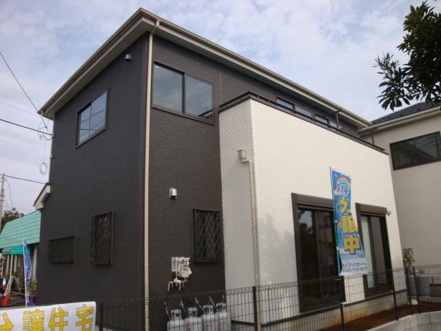 Local appearance photo. Local (11 May 2013) Shooting