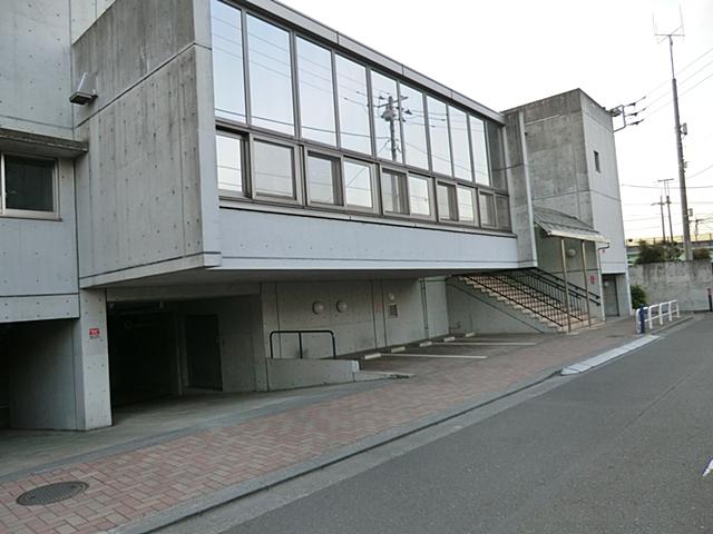 kindergarten ・ Nursery. Starling to nursery school 725m