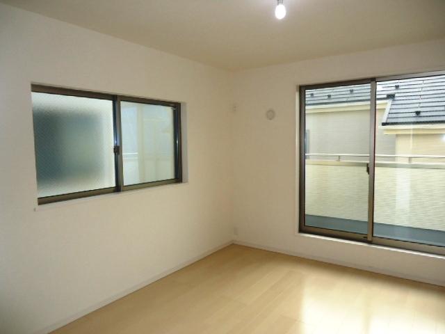 Non-living room. Indoor (12 May 2013) Shooting