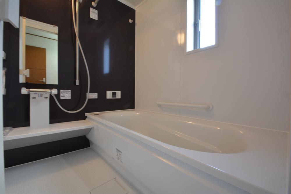 Bathroom. Please take your tired of the day stretched out his leg in a large bath of Hitotsubo size ☆