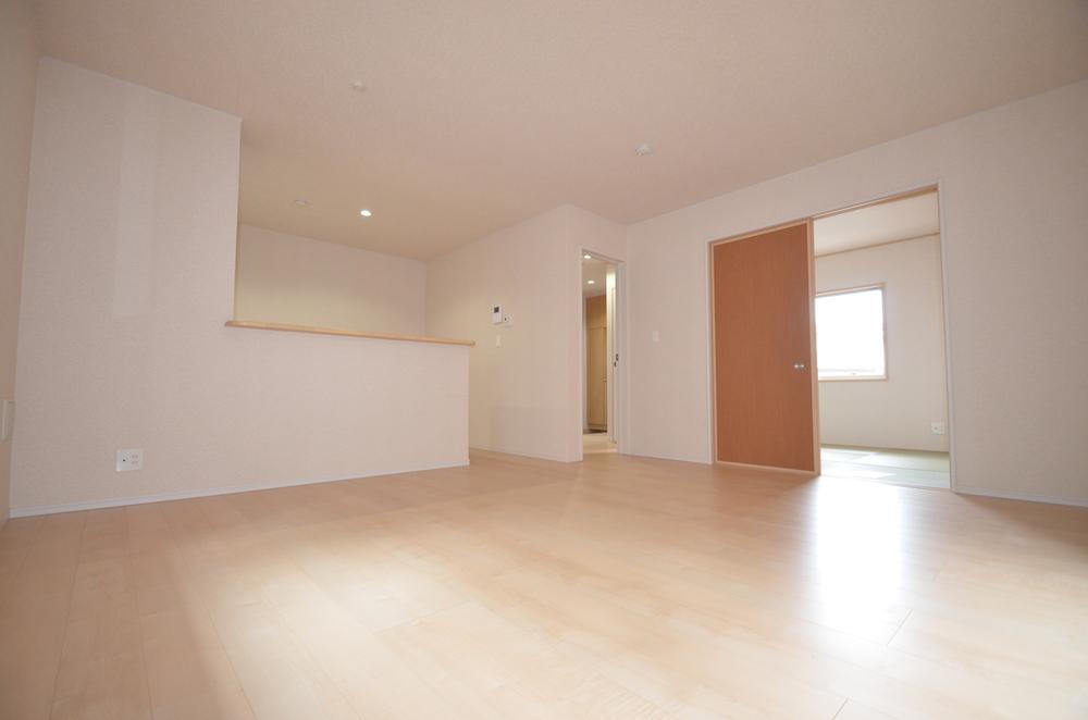 Living. Relax in the living room of calm hue ☆