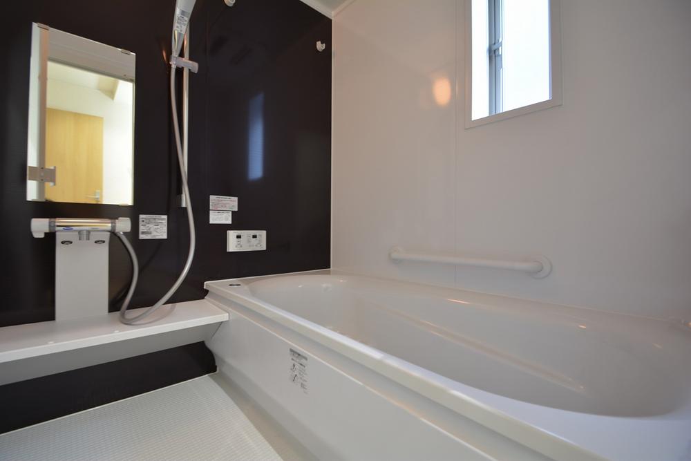 Bathroom. Please take your tired of the day stretched out his leg in a large bath