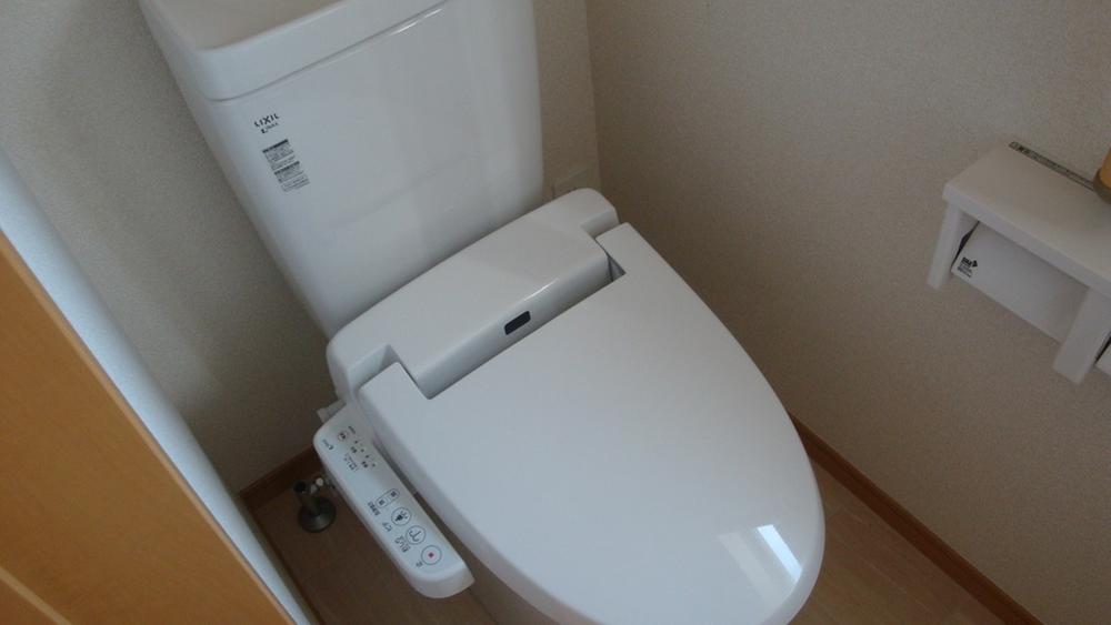 Toilet. Indoor (September 2013) Shooting