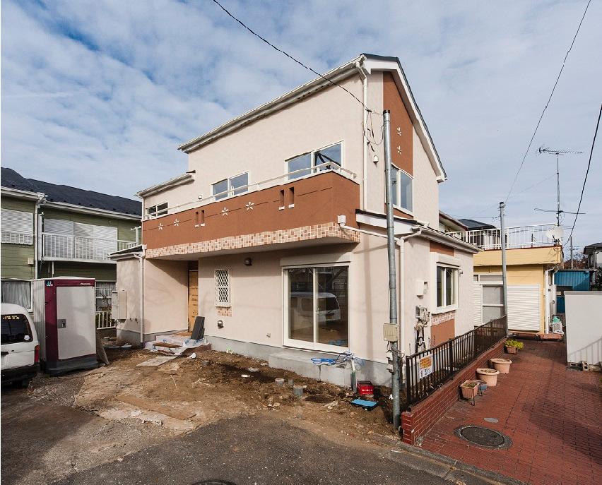 Local appearance photo. Local (12 May 2013) Shooting