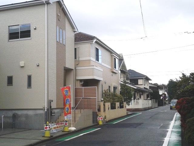 Local photos, including front road. Local (12 May 2013) Shooting