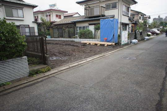 Local photos, including front road. Frontal road