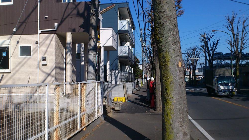 Local photos, including front road. Local (12 May 2013) Shooting