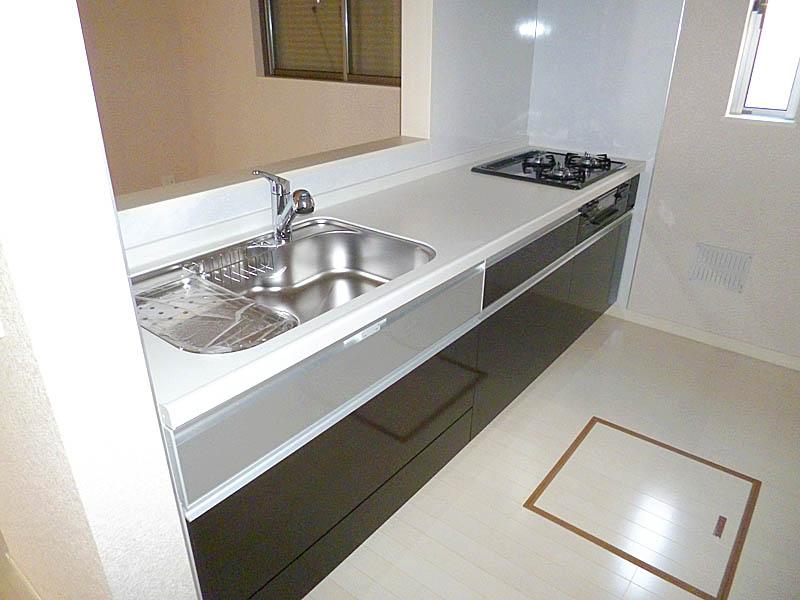 Kitchen. Indoor (12 May 2013) Shooting