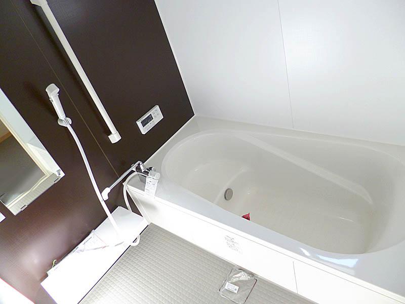 Bathroom. Indoor (12 May 2013) Shooting