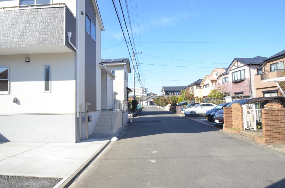 Local photos, including front road. Readjustment land areas within the ・ Dana is a subdivision of Yantian ☆