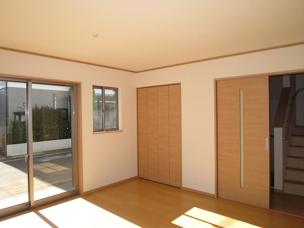 Living. Local (11 May 2013) Shooting