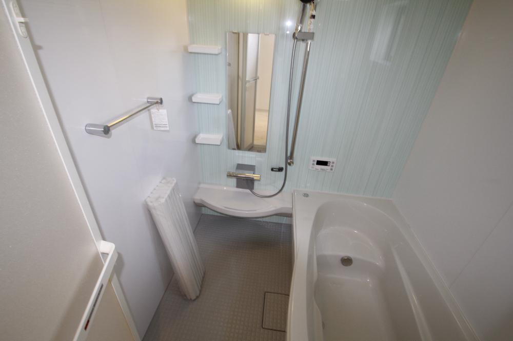 Bathroom. Indoor (11 May 2013) Shooting