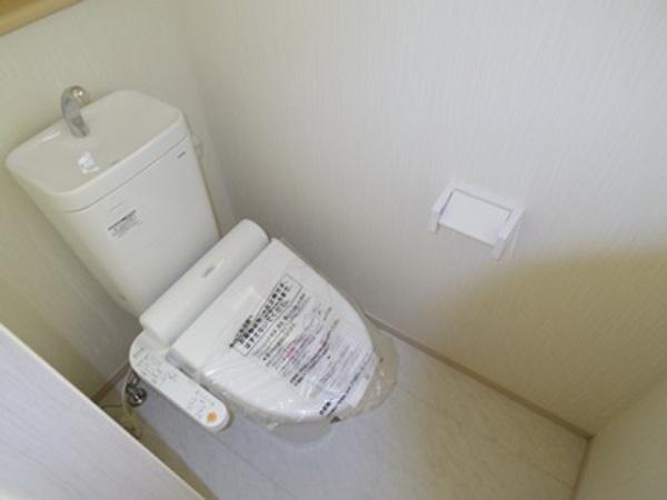 Toilet. Building 2 Indoor (11 May 2013) Shooting