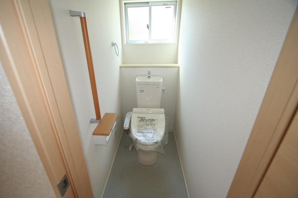 Toilet. Indoor (September 2013) Shooting