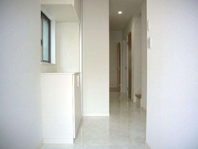 Entrance. 1 Building Entrance hallway