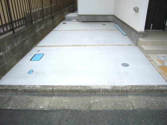 Parking lot. 1 Building Car space