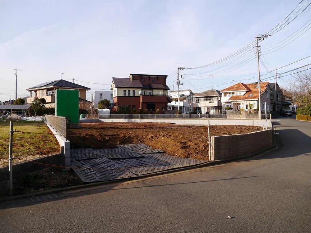 Local photos, including front road. Many living environment is also better commercial facilities in the vicinity, such as Cain home a 5-minute walk super Alps walk 6 minutes in a quiet residential area. 