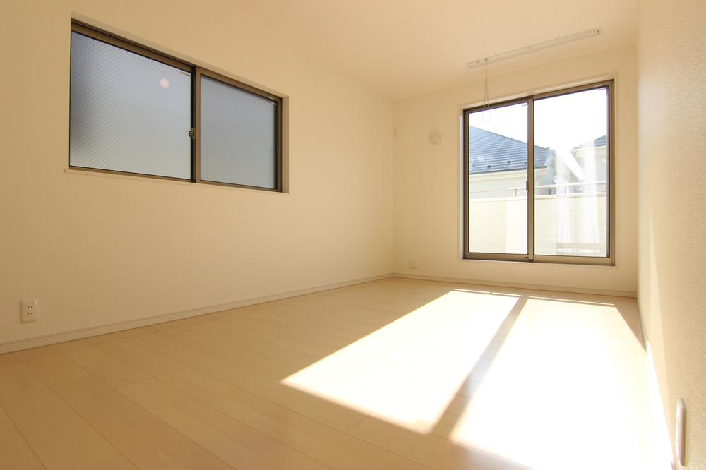 Non-living room. 1 Building Master Bedroom