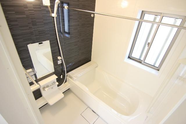 Bathroom. 4 Building bathroom