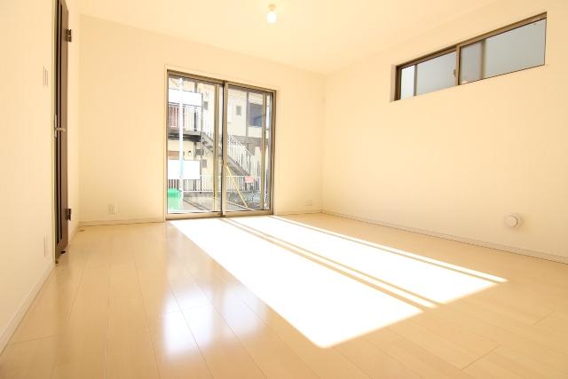 Living. 4 Building Living